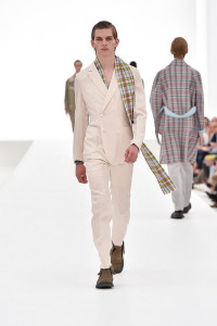 look_024