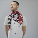 Enrico: T-shirt V V Kidz, foulard/scarf SCI'M for webelieveinstyle.maison